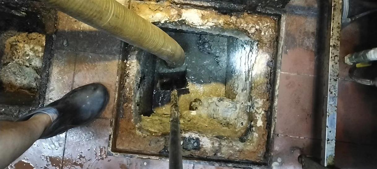 东方华侨农场污水池清理一般都有毒气，怎么预防中毒呢？