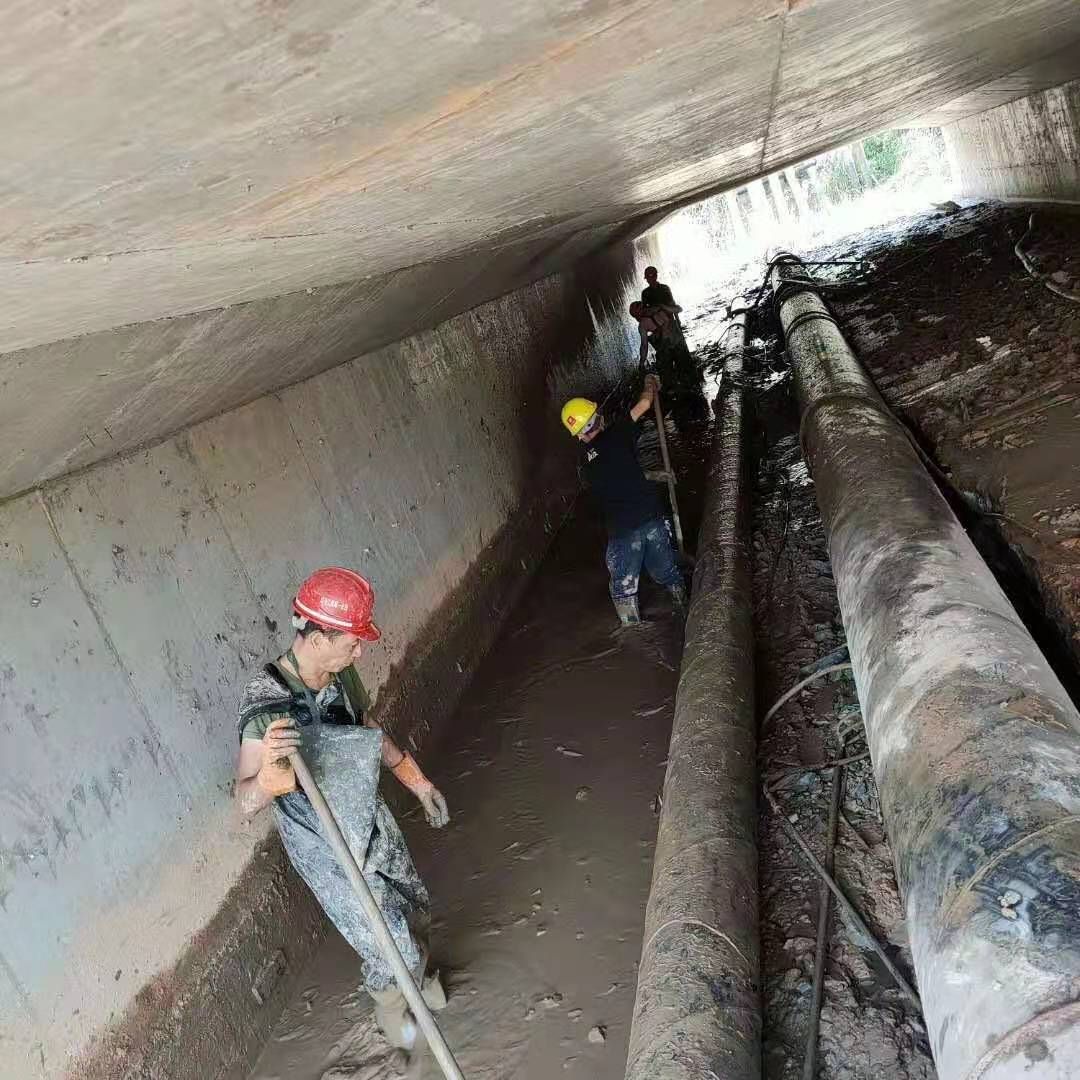东方华侨农场工业管道清淤